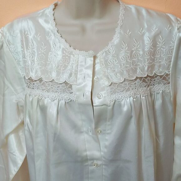 Vintage JC Penney Delicates Ivory Silky Nightgown M NWT - Picture 2 of 9